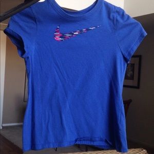Blue Nike tee